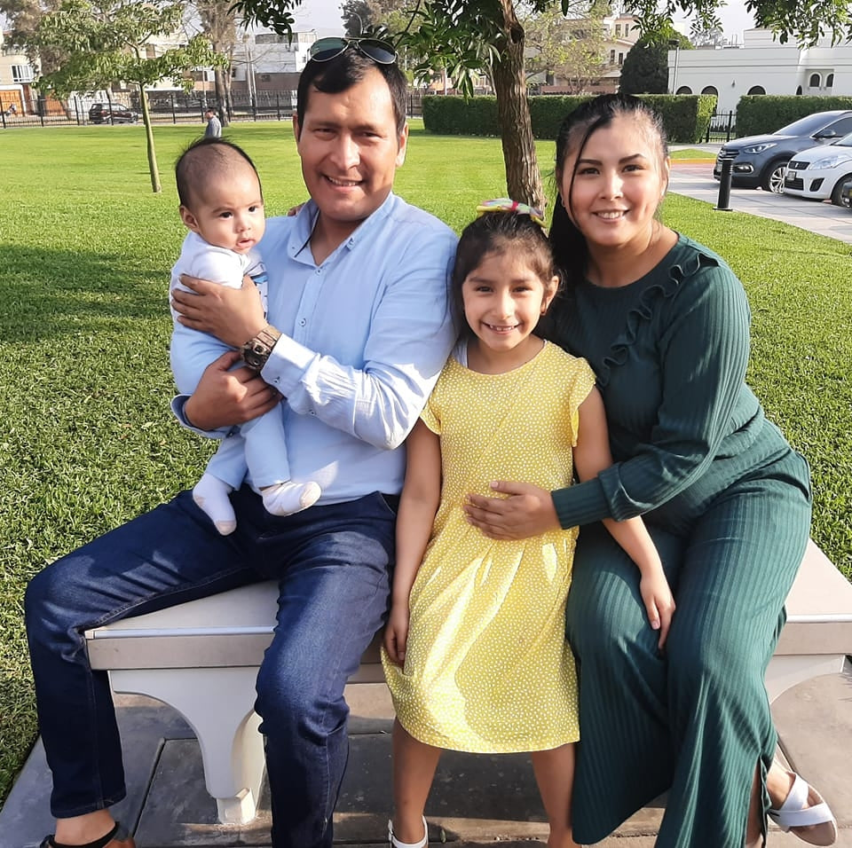 <strong>Carlos manrique</strong>